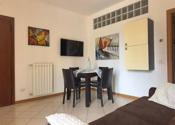 Casa Di Chiara Posto Auto E Aria Condizionata Бергамо